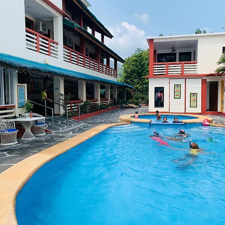 Badladz Staycation Condos Пуэрто-Галера Экстерьер фото